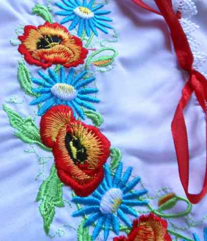 CD110_01 Ukrainian embroidered blouse Size 110