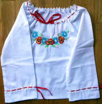 CD110_01 Ukrainian embroidered blouse Size 110